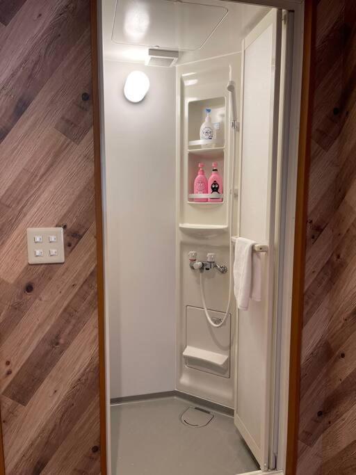 Apartment 【color日本橋黒門】max10名宿泊可能＊日本橋駅まで徒歩１分で便利＊黒門市場入り口＊big Sale＊ Ōsaka